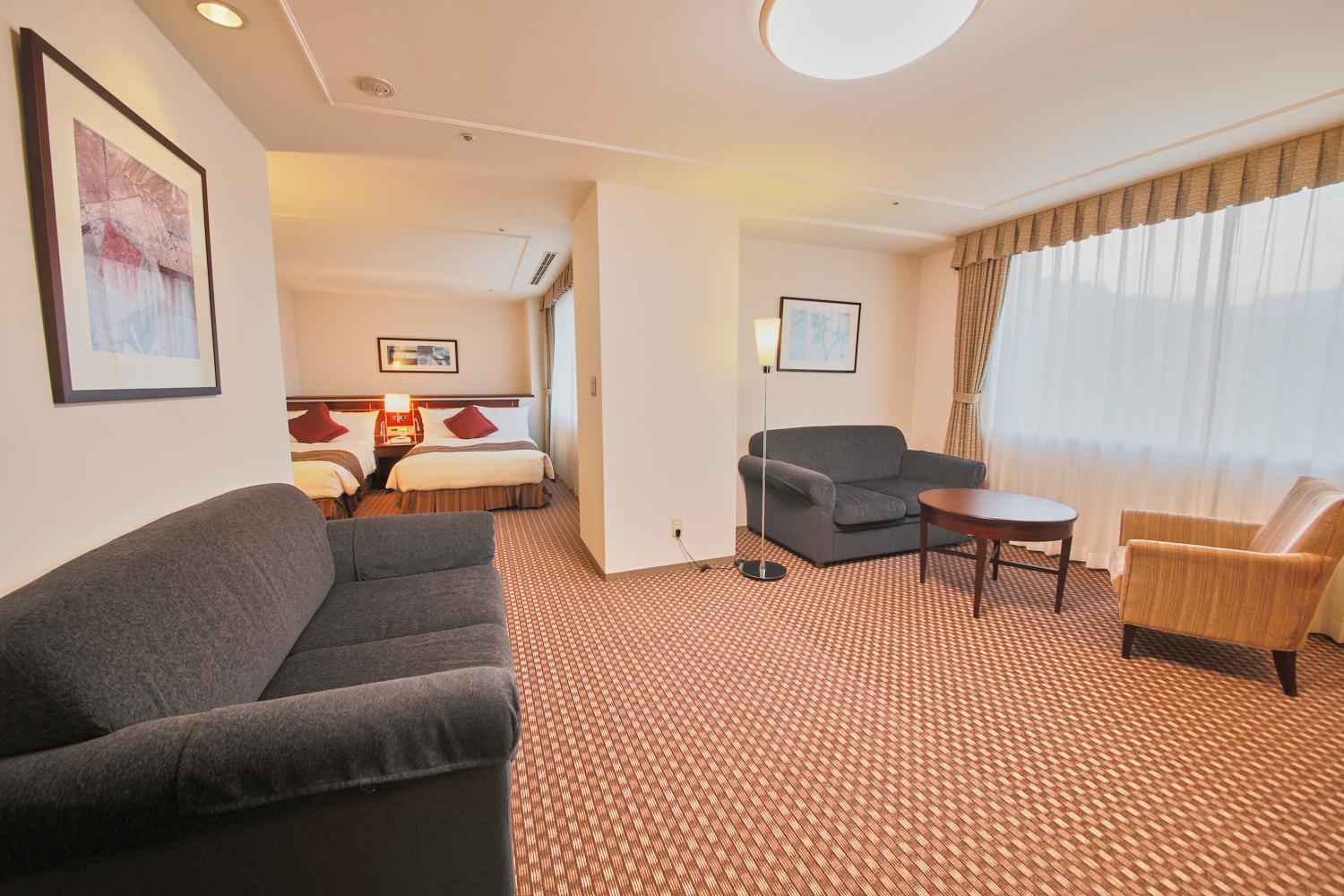 แรมแบรนดท์ พรีเมียม ฟูจิโกะเตมบะ 4*