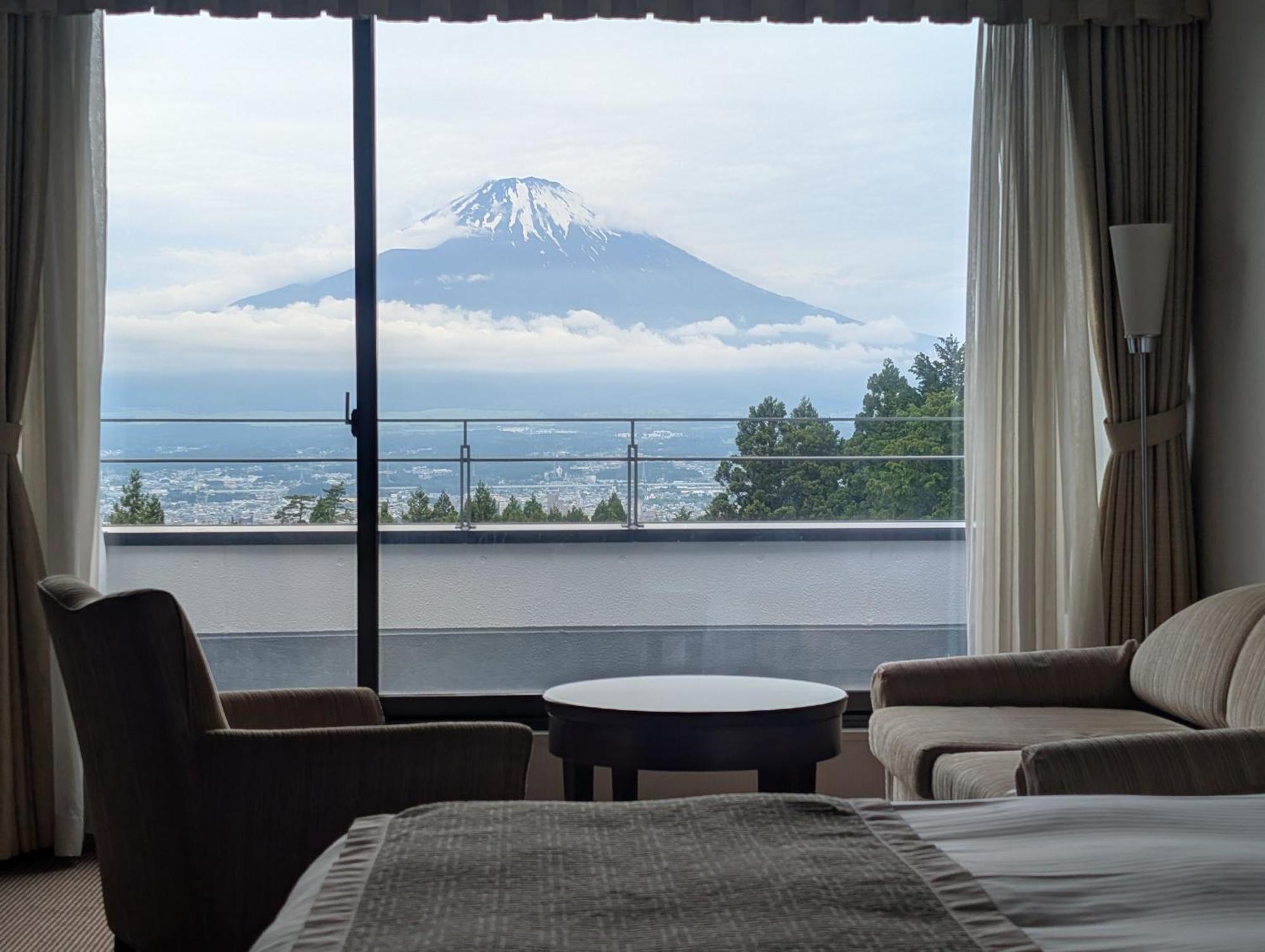 Rembrandt Premium Fuji Hotel 4*